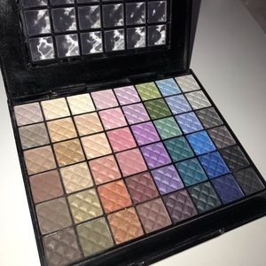 NORDSTROM 48 Eyeshadow Palette! COLORS & NEUTRALS